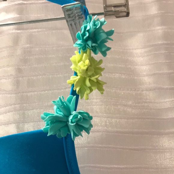 Cute blue bikini - Picture 2 of 6